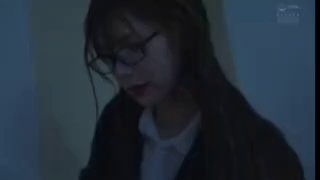 女仆没穿内裤，只穿丝袜根本遮不住蜜穴